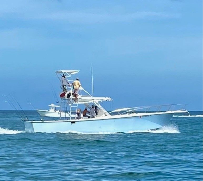 Jawstoo Fishing Charters boat